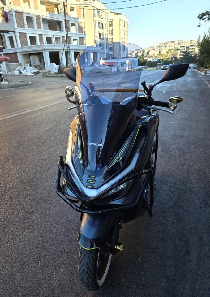 MOTOCAM Honda PCX Ön Cam 2025-2026 Model 66cm Füme Renkli 4mm