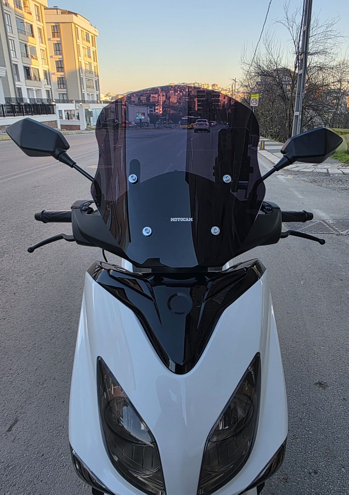 MOTOCAM Yamaha Xcity 250 Ön Cam 2007-2017 Model 40cm Siyah Renkli 4mm