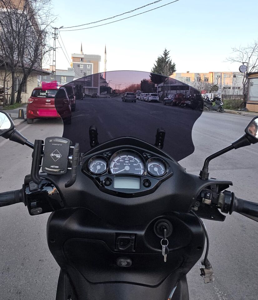 MOTOCAM Yamaha Xcity 250 Ön Cam 2007-2017 Model 40cm Siyah Renkli 4mm