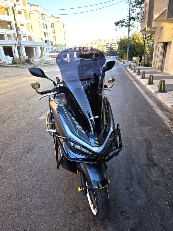 MOTOCAM Honda PCX Ön Cam 2025-2026 Model 66cm Siyah Renkli 4mm