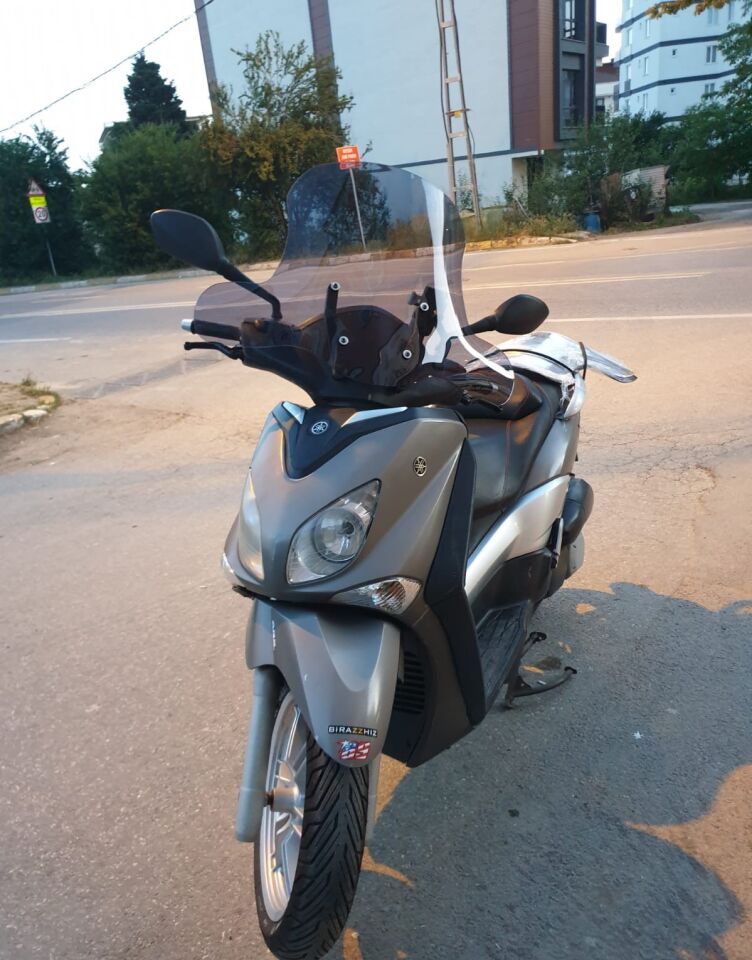 MOTOCAM Yamaha Xcity 250 Ön Cam 2011-2016 Model 50cm Füme Renkli 4mm ELCİKLİ