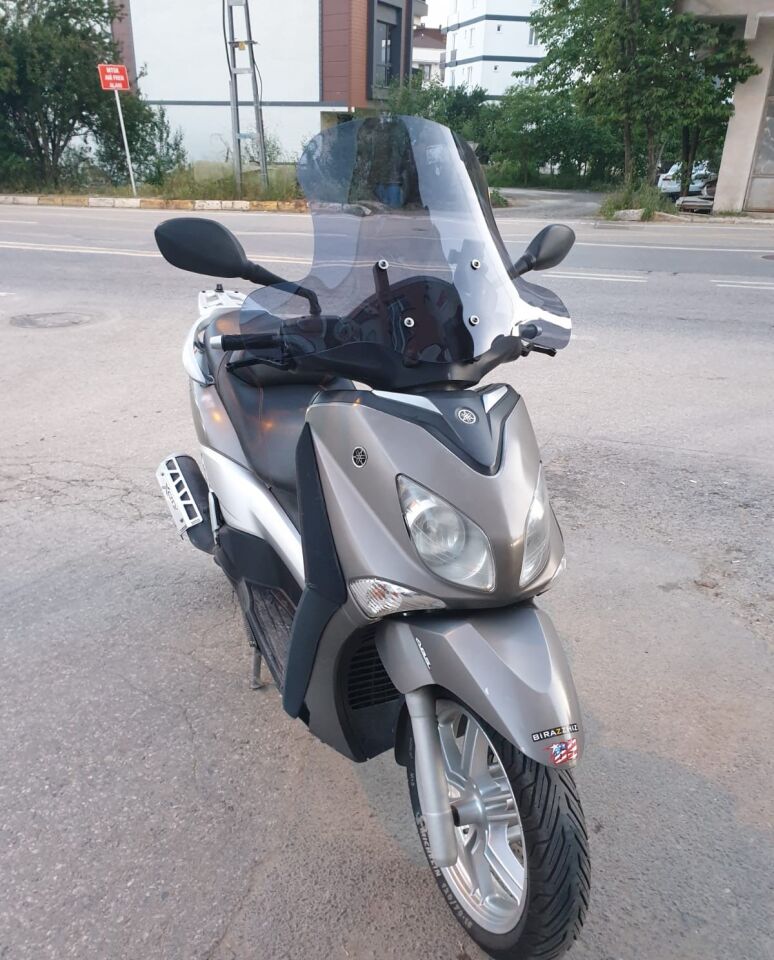 MOTOCAM Yamaha Xcity 250 Ön Cam 2011-2016 Model 50cm Füme Renkli 4mm ELCİKLİ