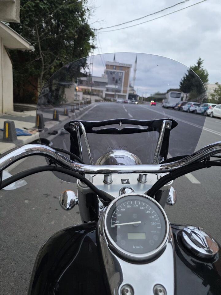 MOTOCAM Honda Shadow 750 Ön Cam 1999-2010 Model 45cm Füme Renkli 4mm APARATSIZ