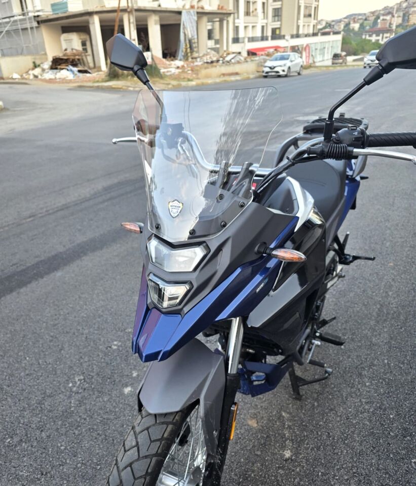 MOTOCAM SYM NHT 200 Ön Cam 2023-2026 Model 30cm Şeffaf Renkli 4mm SPORTİF