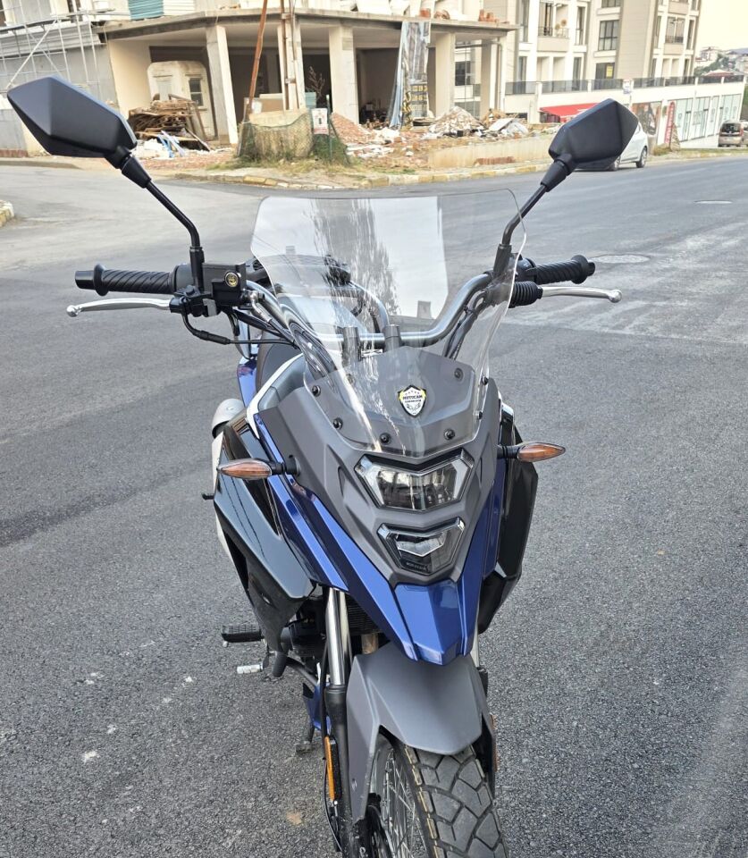 MOTOCAM SYM NHT 200 Ön Cam 2023-2026 Model 30cm Şeffaf Renkli 4mm SPORTİF