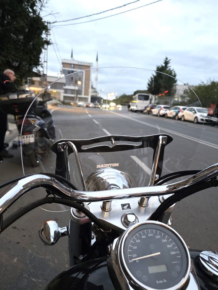 MOTOCAM Honda Shadow 750 Ön Cam 1999-2010 Model 45cm Şeffaf Renkli 4mm APARATSIZ