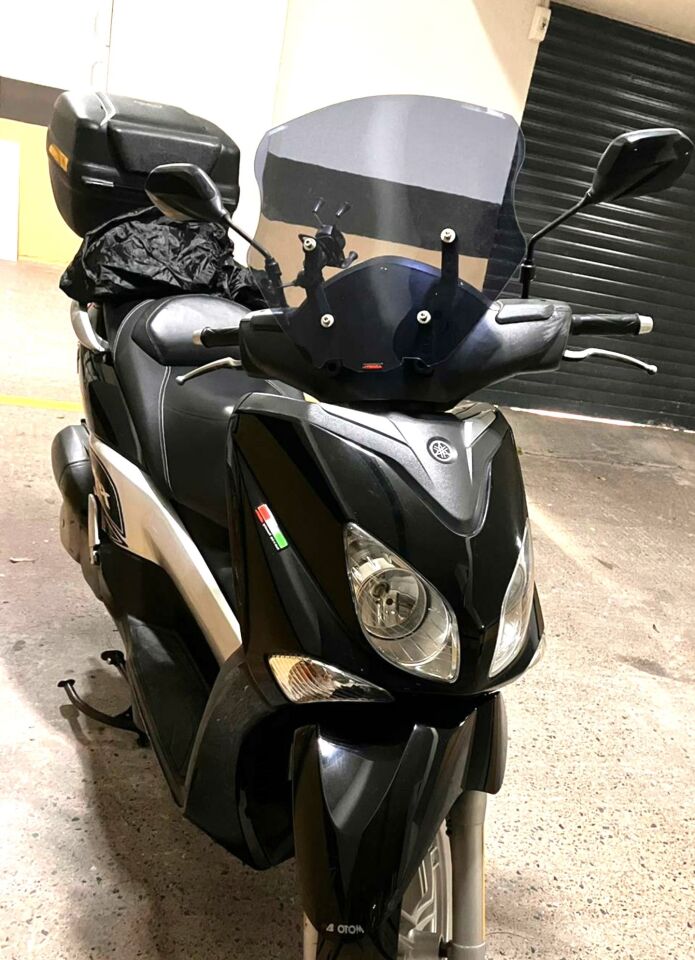 MOTOCAM Yamaha Xenter 150 Ön Cam 2013-2016 Model 40cm Füme Renkli 4mm