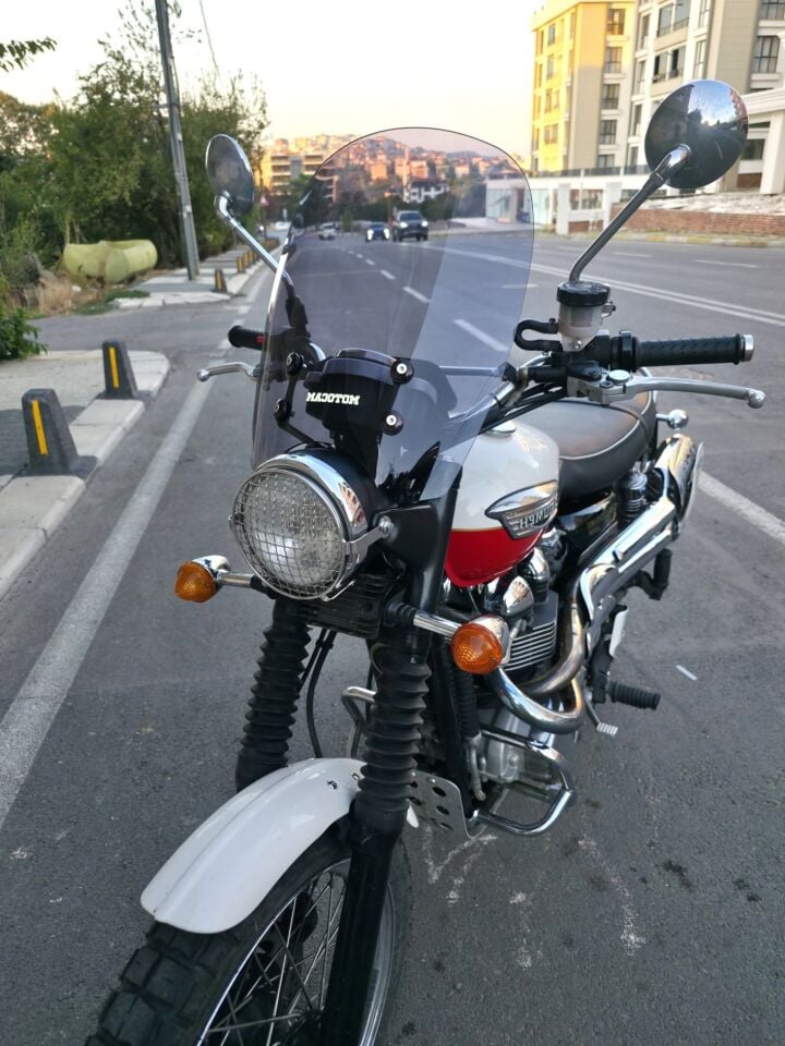 MOTOCAM Trıumph Scrambler 900 Ön Cam 2005-2025-2026 Model 45cm Füme Renkli 4mm