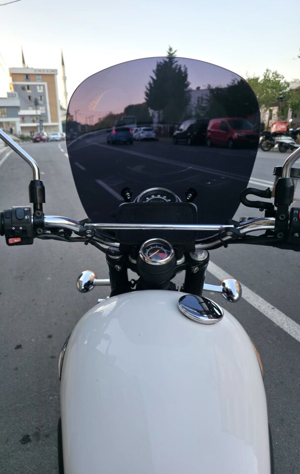 MOTOCAM Trıumph Scrambler 900 Ön Cam 2005-2025-2026 Model 45cm Siyah Renkli 4mm