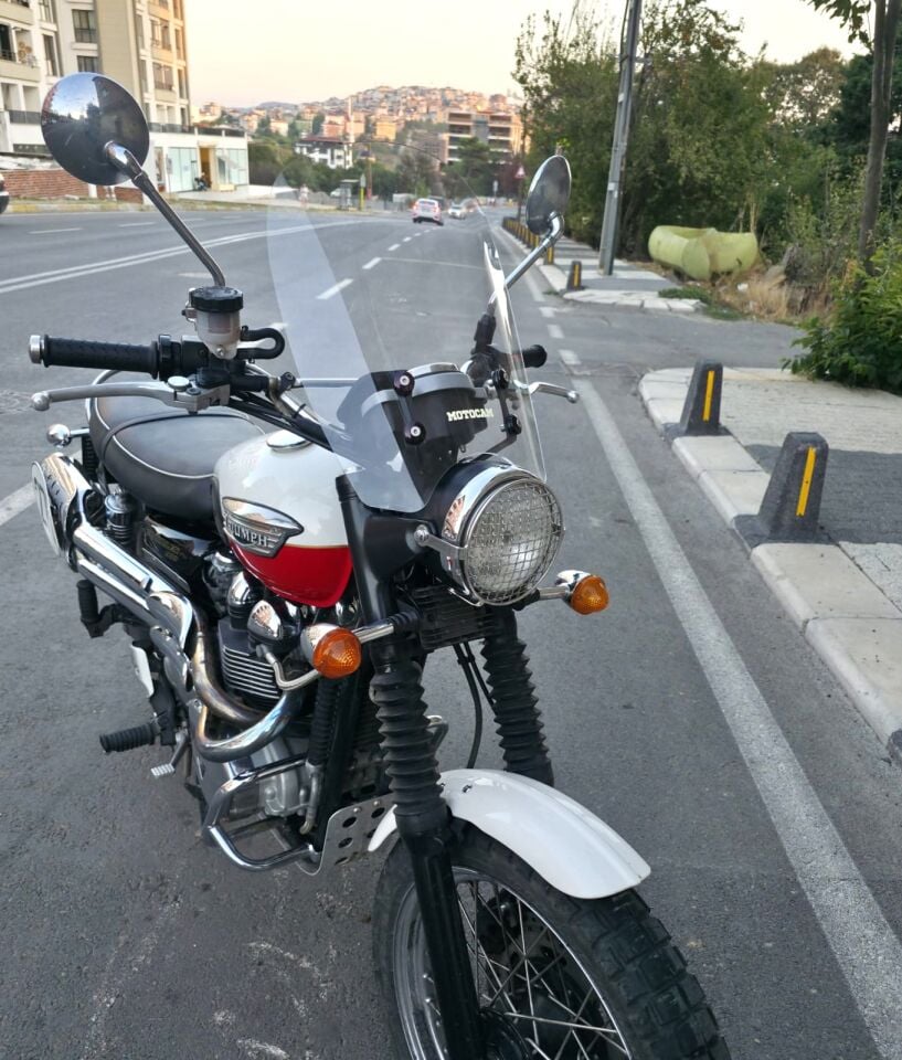 MOTOCAM Trıumph Scrambler 900 Ön Cam 2005-2025-2026 Model 45cm Şeffaf Renkli 4mm