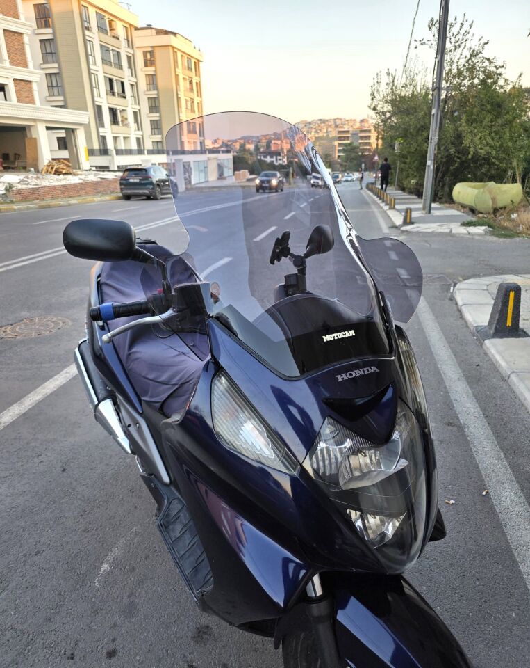 MOTOCAM Honda Silverwing FJS 600 Ön Cam 2001-2012 Model 68cm Füme Renkli 4mm ELCİKLİ