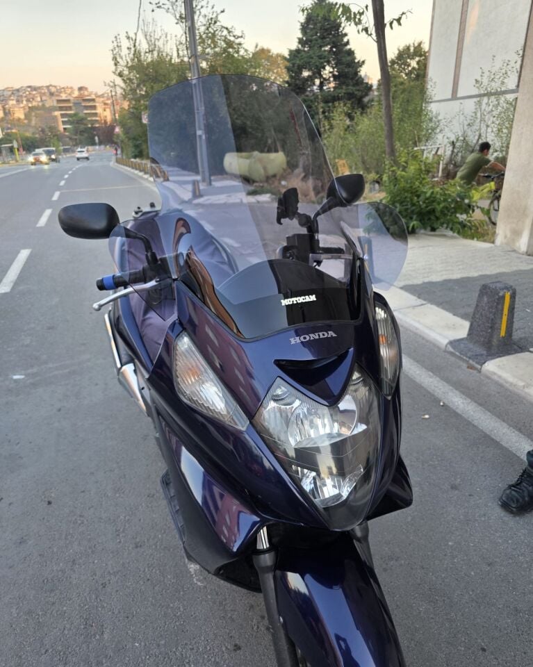 MOTOCAM Honda Silverwing FJS 600 Ön Cam 2001-2012 Model 68cm Füme Renkli 4mm ELCİKLİ