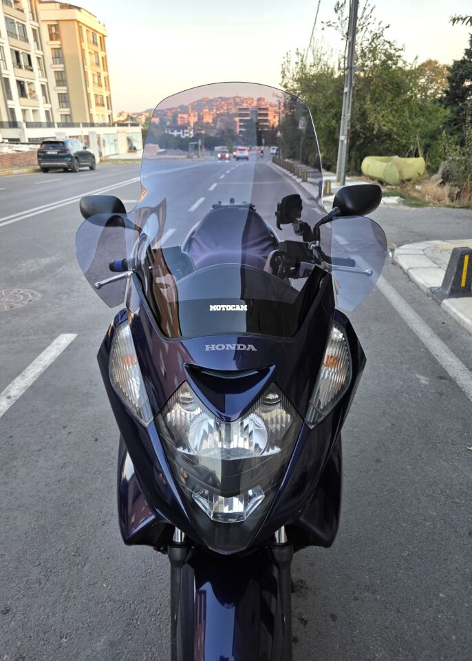 MOTOCAM Honda Silverwing FJS 600 Ön Cam 2001-2012 Model 68cm Füme Renkli 4mm ELCİKLİ