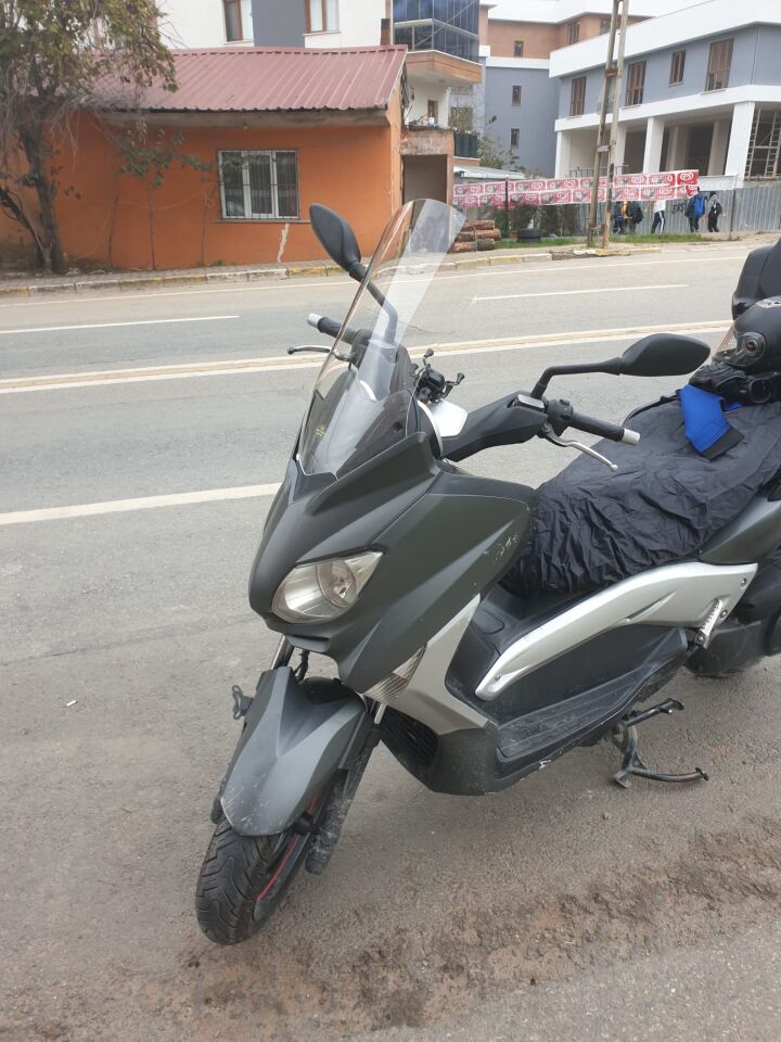 MOTOCAM Yamaha Xmax 250 Ön Cam 2011-2013 Model 55cm Şeffaf Renkli 4mm KISA SPOR CAM