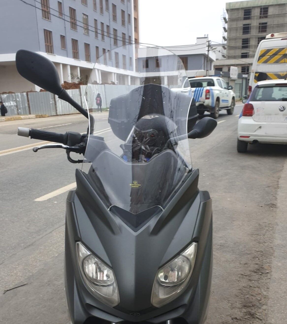 MOTOCAM Yamaha Xmax 250 Siperlik Ön Cam 2011-2013 Model 55cm Şeffaf Renkli 4mm KISA SPOR CAM