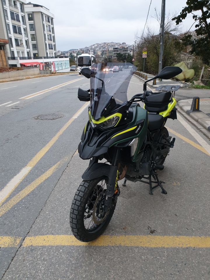 Benelli TRK 702 X Ön Cam 1. Tasarım 2024-2025 Model 51cm