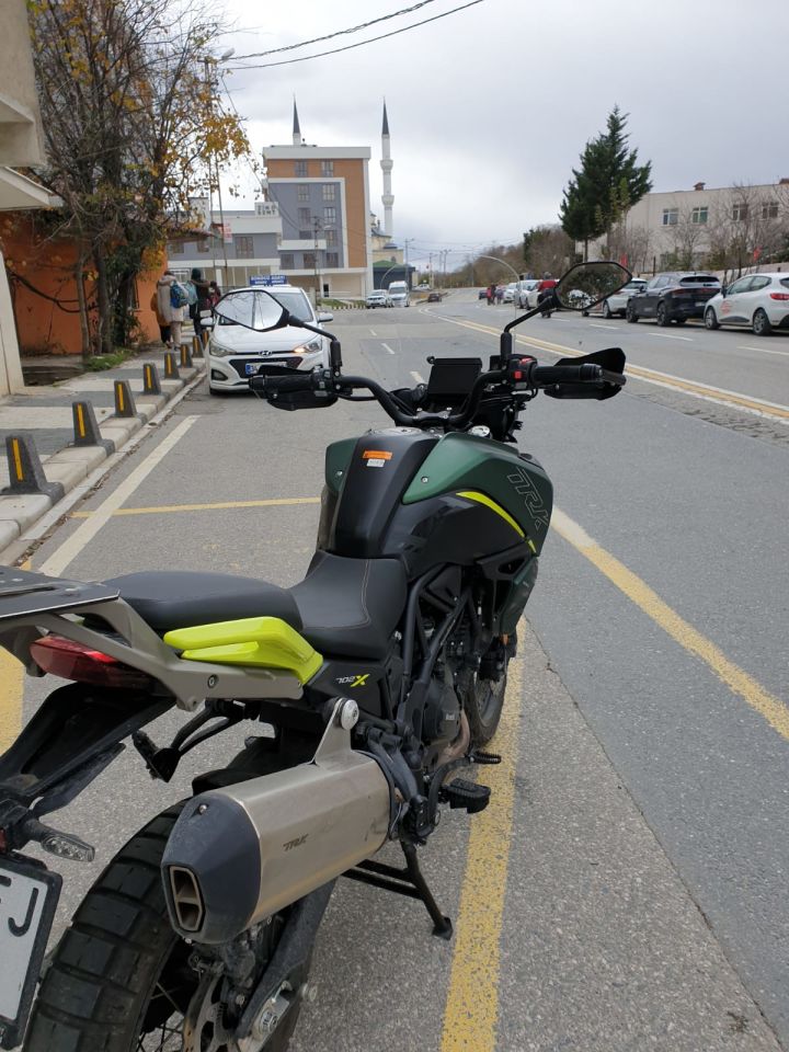 Benelli TRK 702 X Ön Cam 2. Tasarım 2024-2025 Model 51cm Şeffaf Renkli