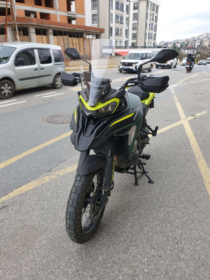 Benelli TRK 702 X Ön Cam 2. Tasarım 2024-2025 Model 51cm Şeffaf Renkli