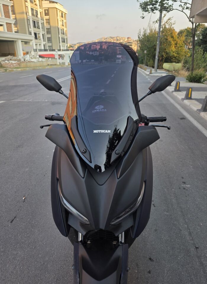 MOTOCAM Yamaha Xmax Ön Cam 2018-2022 Model 65cm Siyah Renkli 4mm