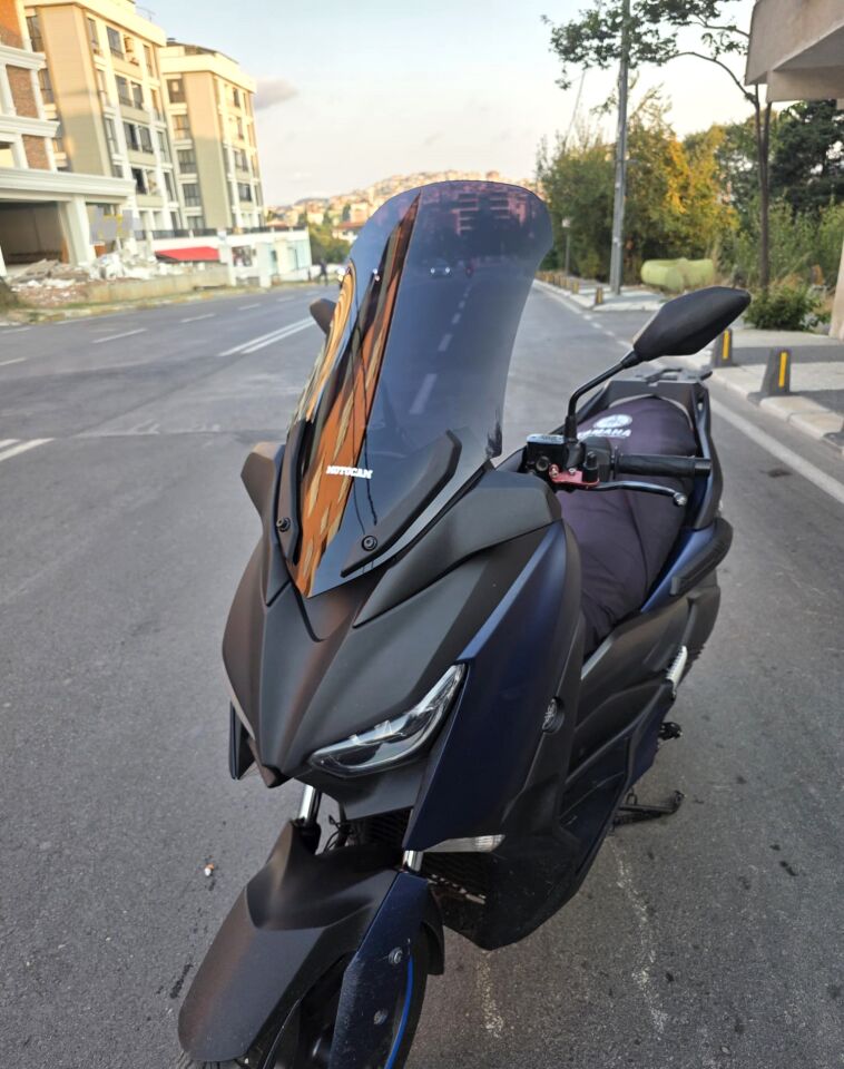 MOTOCAM Yamaha Xmax Ön Cam 2018-2022 Model 65cm Siyah Renkli 4mm