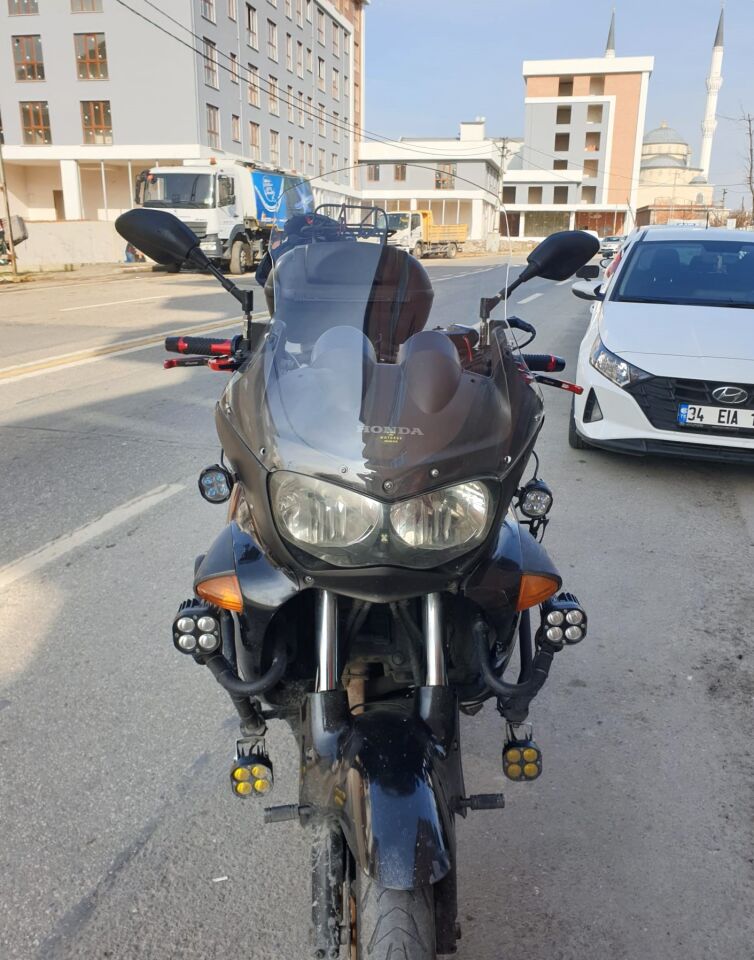 MOTOCAM Honda Varadero Ön Cam 1999-2003 Model 54cm Şeffaf Renkli 4mm