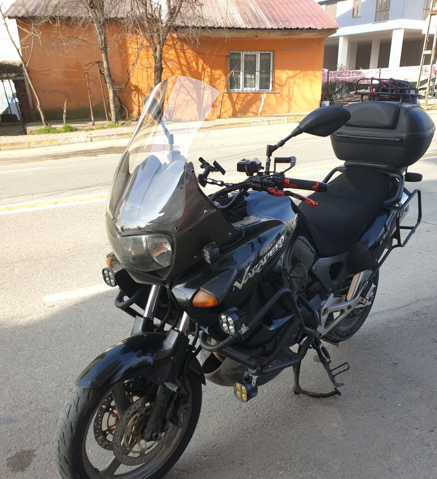 MOTOCAM Honda Varadero Ön Cam 1999-2003 Model 54cm Şeffaf Renkli 4mm