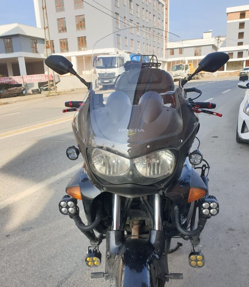 MOTOCAM Honda Varadero Ön Cam 1999-2003 Model 54cm Şeffaf Renkli 4mm