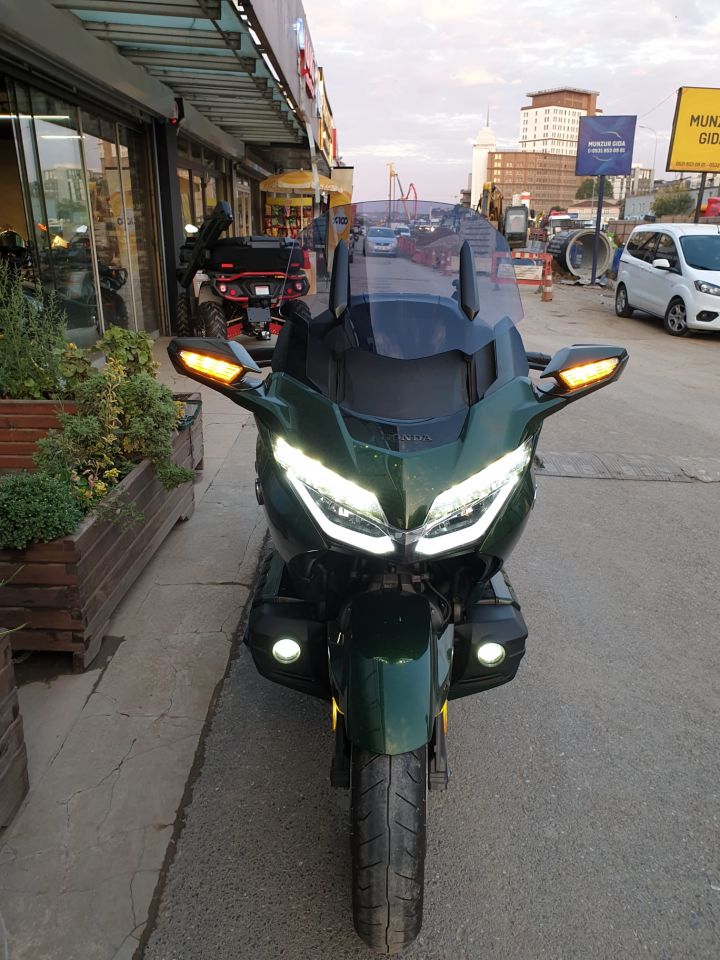 Açıkfüme Renkli