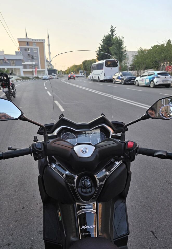 MOTOCAM Yamaha Xmax Ön Cam 2018-2022 Model 65cm Şeffaf Renkli 4mm