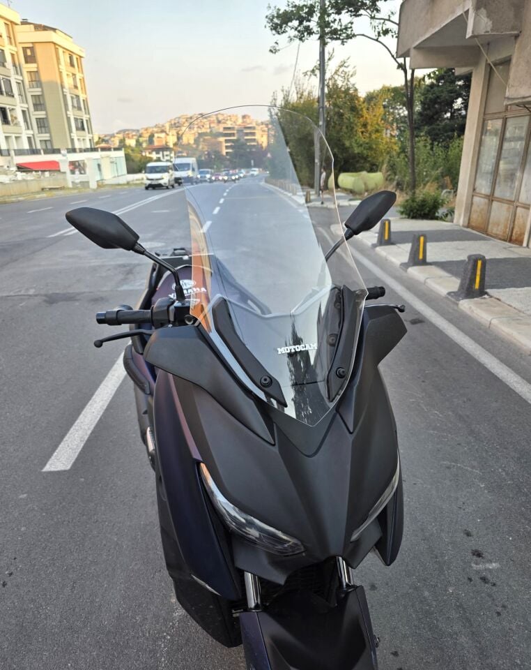 MOTOCAM Yamaha Xmax Ön Cam 2018-2022 Model 65cm Şeffaf Renkli 4mm