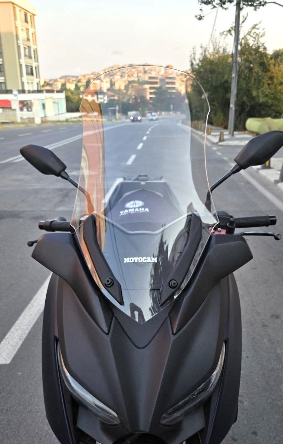 MOTOCAM Yamaha Xmax Ön Cam 2018-2022 Model 65cm Şeffaf Renkli 4mm