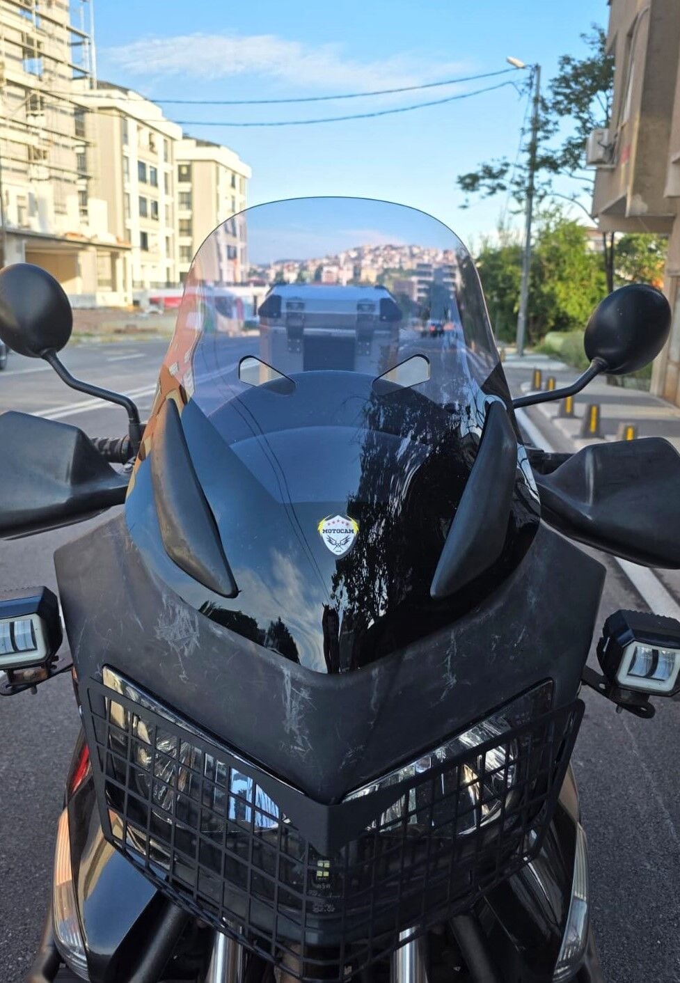 MOTOCAM Honda Varadero XL 1000 Ön Cam 2004-2011 Model 48cm Füme Renkli 4mm