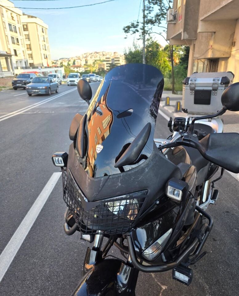 MOTOCAM Honda Varadero XL 1000 Ön Cam 2004-2011 Model 48cm Siyah Renkli 4mm