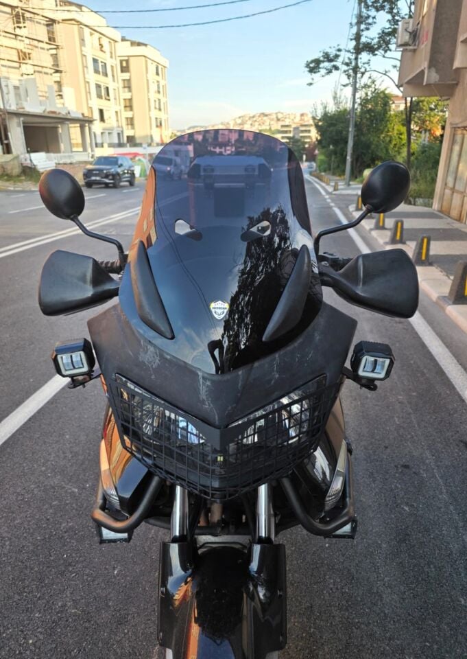 MOTOCAM Honda Varadero XL 1000 Ön Cam 2004-2011 Model 48cm Siyah Renkli 4mm