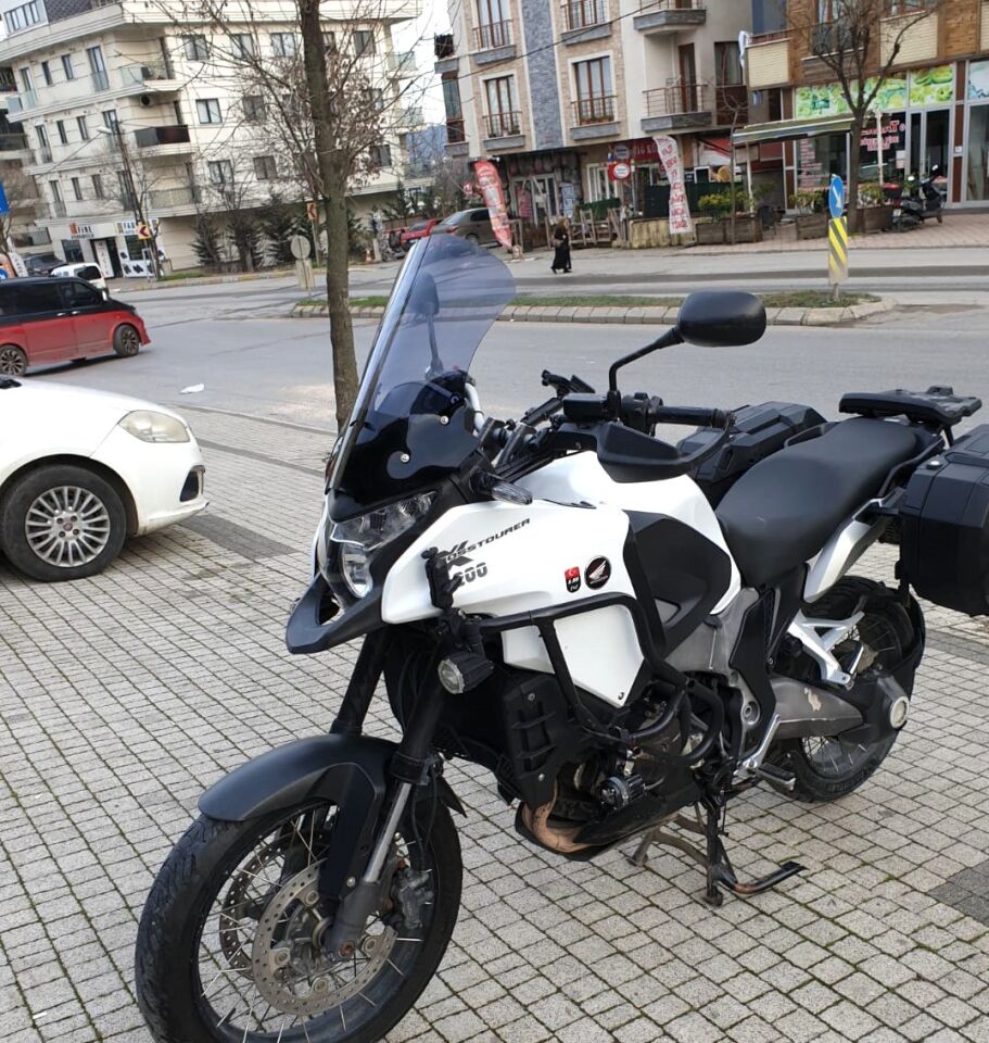 MOTOCAM Honda VFR 1200 Ön Cam 2012-2015 Model 50cm Füme Renkli 4mm