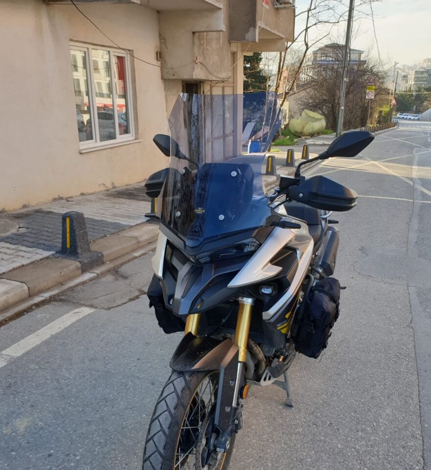 MOTOCAM Voge DS 625X Ön Cam 2023-2026 Model 56cm Füme Renkli 4mm SPORTİF MODEL