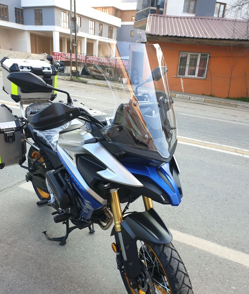 MOTOCAM Voge DS 625X Ön Cam 2023-2026 Model 56cm Şeffaf Renkli 4mm SPORTİF MODEL