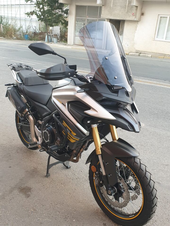 MOTOCAM Voge DS 625X Ön Cam 2023-2026 Model 65cm Füme Renkli 4mm GENİŞ MODEL