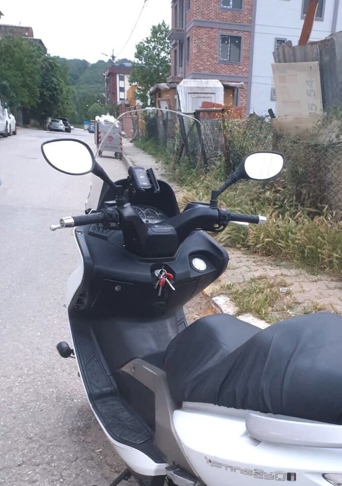 MOTOCAM Kymco Xciting 500 İ Ön Cam 2008-2012 Model 62cm Şeffaf Renkli 4mm