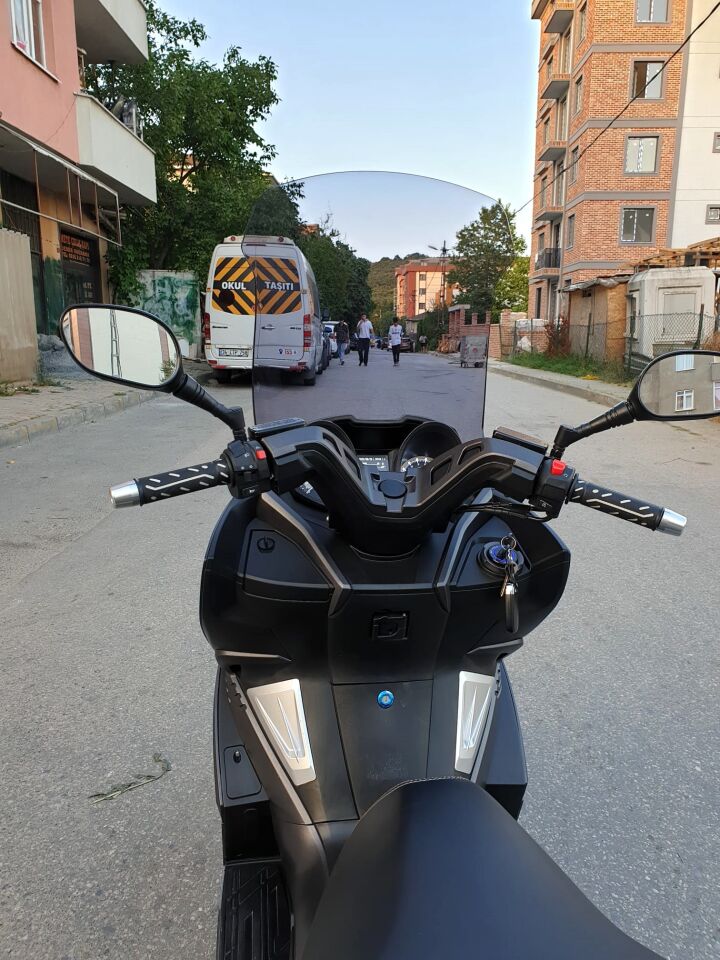 MOTOCAM Kanuni Reha 250 Ön Cam 2022-2026 Model 72cm Füme Renkli 4mm UZUN