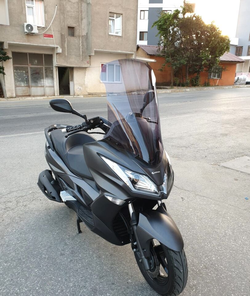 MOTOCAM Kanuni Reha 250 Ön Cam 2022-2026 Model 72cm Füme Renkli 4mm UZUN