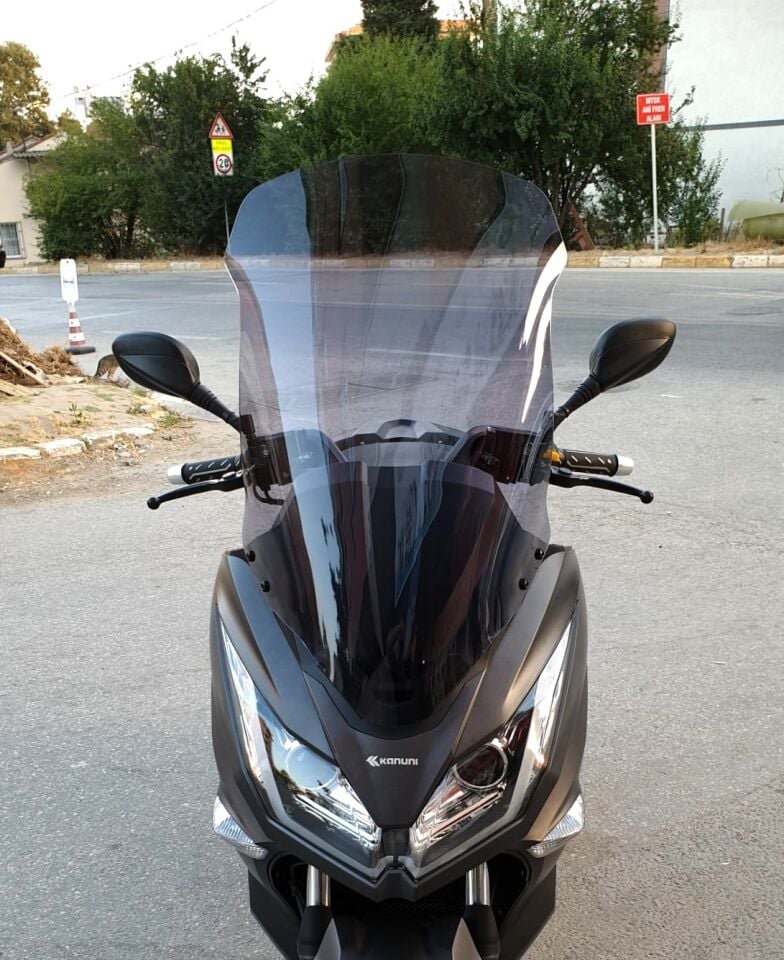 MOTOCAM Kanuni Reha 250 Ön Cam 2022-2026 Model 72cm Füme Renkli 4mm UZUN