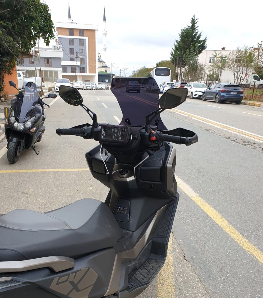 MOTOCAM Kymco DTX 250 Ön Cam 2021-2026 Model 55cm Siyah Renkli 4mm KISA
