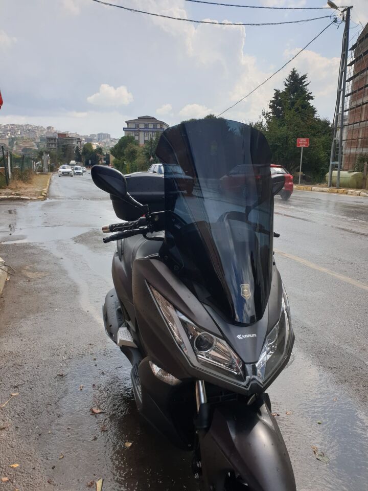 MOTOCAM Kanuni Reha 250 Ön Cam 2022-2026 Model 72cm Siyah Renkli 4mm UZUN