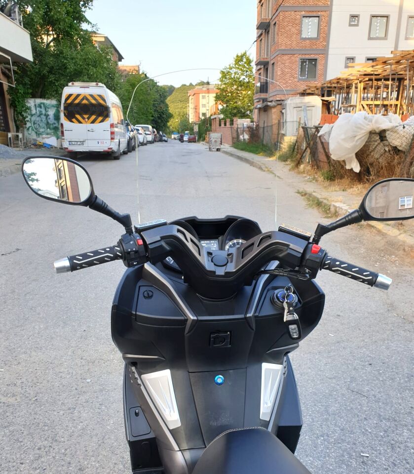 MOTOCAM Kanuni Reha 250 Ön Cam 2022-2026 Model 72cm Şeffaf Renkli 4mm UZUN