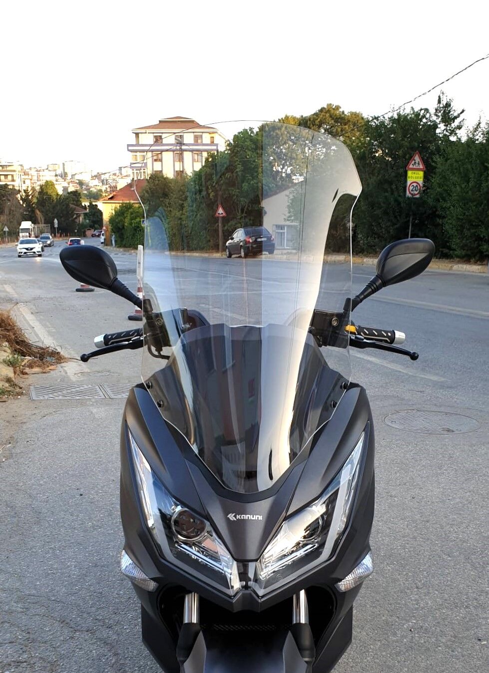 MOTOCAM Kanuni Reha 250 Ön Cam 2022-2026 Model 72cm Şeffaf Renkli 4mm UZUN