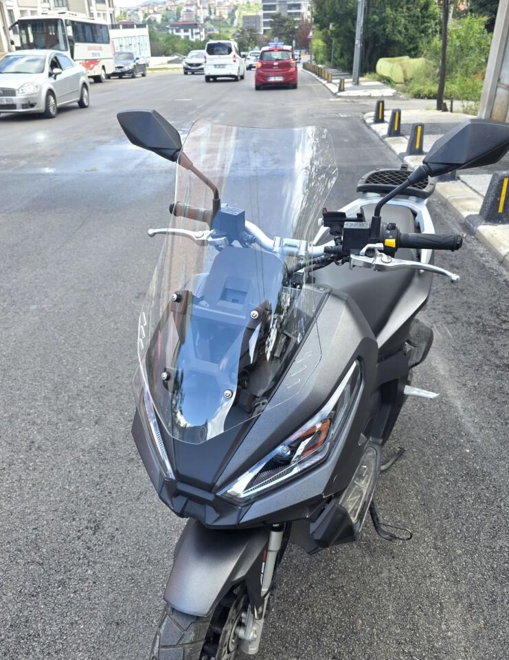 MOTOCAM Kanuni Seha 125 Ön Cam 2022-2026 Model 55cm Şeffaf Renkli 4mm KISA