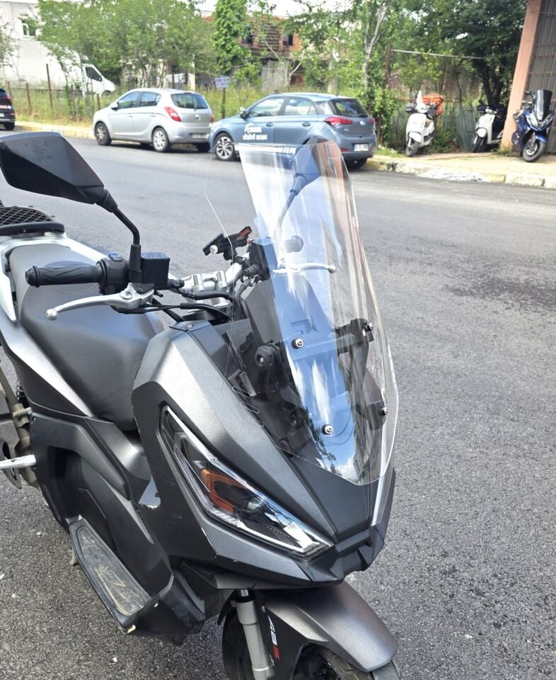 MOTOCAM Kanuni Seha 125 Ön Cam 2022-2026 Model 55cm Şeffaf Renkli 4mm KISA