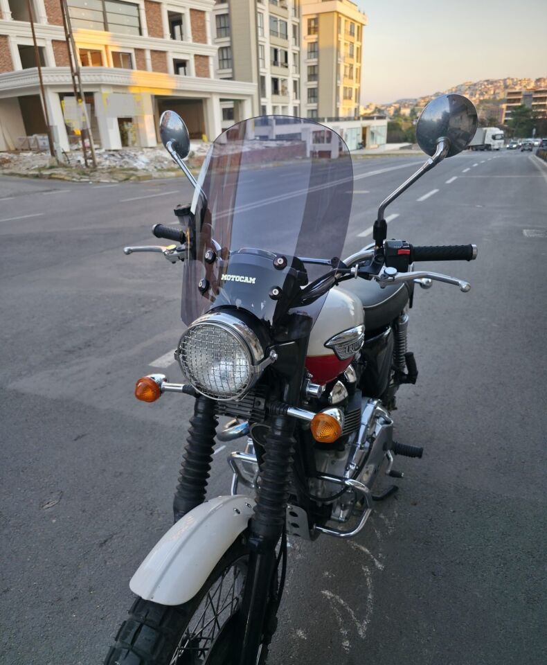 MOTOCAM Trıumph Scrambler 900 Ön Cam 2005-2025 Model 45cm Füme Renkli 4mm