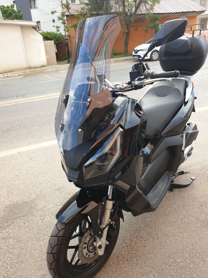 MOTOCAM Kanuni Seha 125 Ön Cam 2022-2026 Model 65cm Füme Renkli 4mm ORTA BOYLU